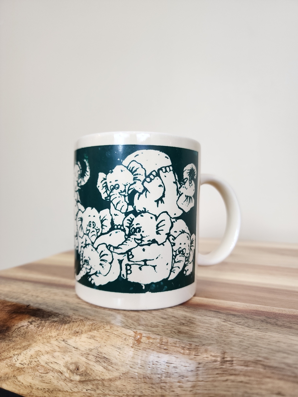 RARE Vintage 1979 Taylor & Ng Naughty Elephants Mug Green Block Animates Win Ng